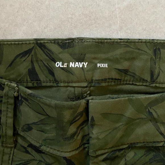 🟢green leaf pixie pants🟢 - Picture 2 of 3